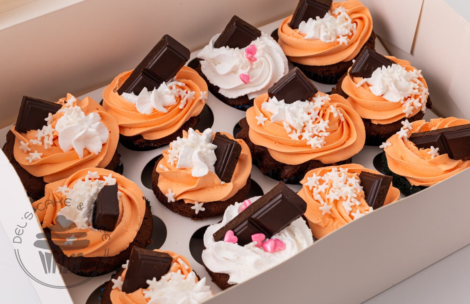 Del's Cake product photography